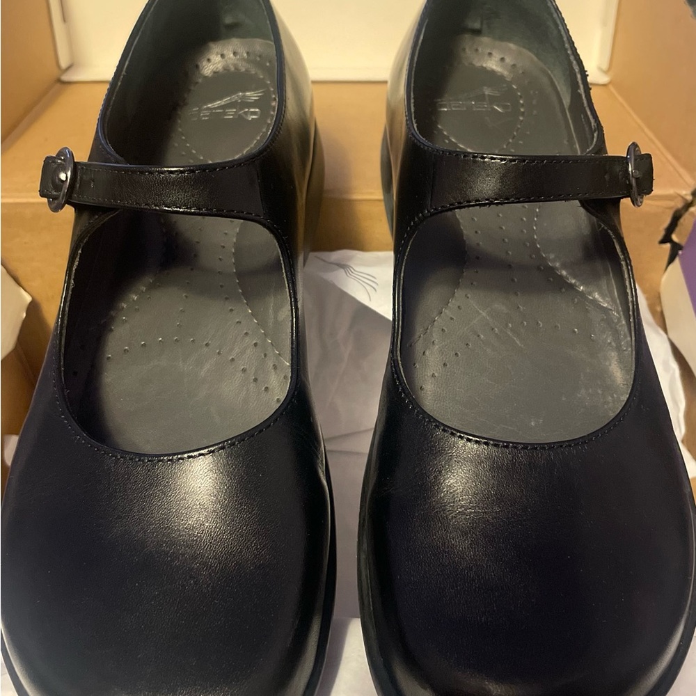Dansko New in Box Elegant Black Mary Jane Shoes